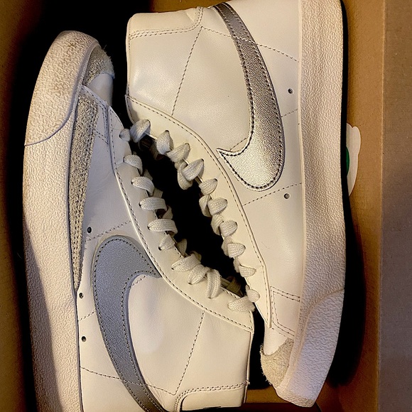 Nike Women’s Blazer Mid ‘77 Vintage Sneakers